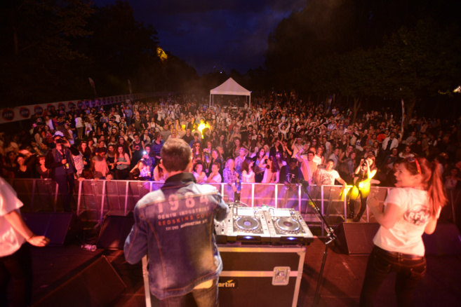 Pat Angeli pour sa RFM Night Fever depuis Levalllois ® Vision by AG