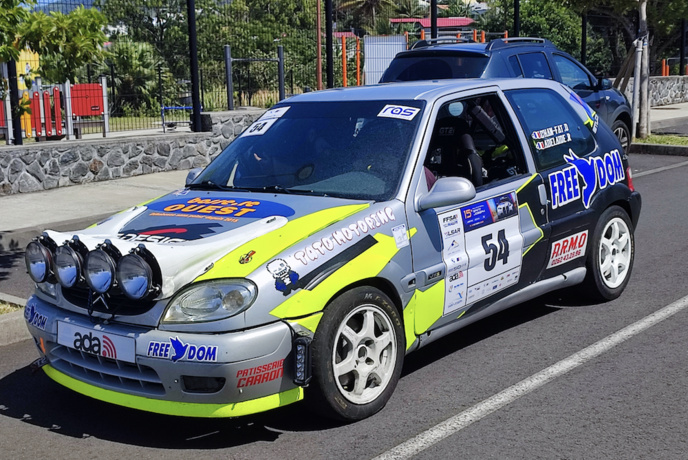 Radio Free Dom s'affiche sur les rallyes Radio Free Dom s'affiche sur les rallyes