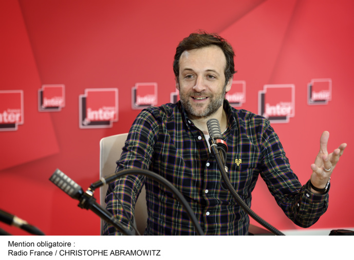 Sur France Inter, François-Régis Gaudry raconte la cuisine avec ceux qui la font. © Christophe Abramowitz / Radio France.