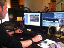 C'est ici que naissent les mélodies que fredonnent les auditeurs... C'est ici que naissent les mélodies que fredonnent les auditeurs...