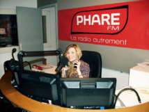 Myriam une des célèbres voix de Phare FM Myriam une des célèbres voix de Phare FM