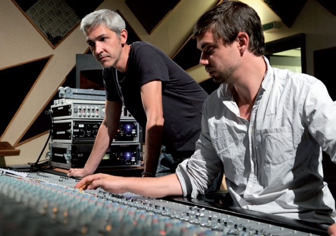 Arno Alyvan, le compositeur, a mixé cordes et piano acoustiques sur des basses électroniques Arno Alyvan, le compositeur, a mixé cordes et piano acoustiques sur des basses électroniques