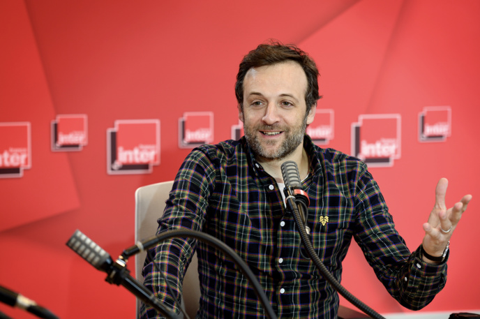 Sur France Inter, François-Régis Gaudry raconte la cuisine avec ceux qui la font. © Christophe Abramowitz / Radio France.