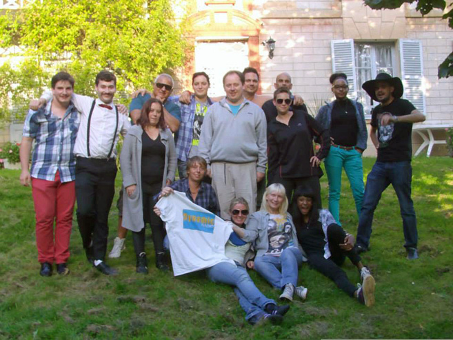 Et voilà. Ils étaient fans des Mystères de l'Amour, et... ils assument parfaitement. Et voilà. Ils étaient fans des Mystères de l'Amour, et... ils assument parfaitement.