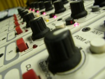 Associatives et RNT : faut-il financer le simulcast ? Associatives et RNT : faut-il financer le simulcast ?