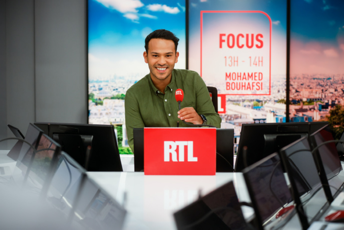 Mohamed Bouhafsi, à la tête de Focus Dimanche, chaque dimanche de 13h à 14h. © Thomas PADILLA / AGENCE 1827 / RTL.