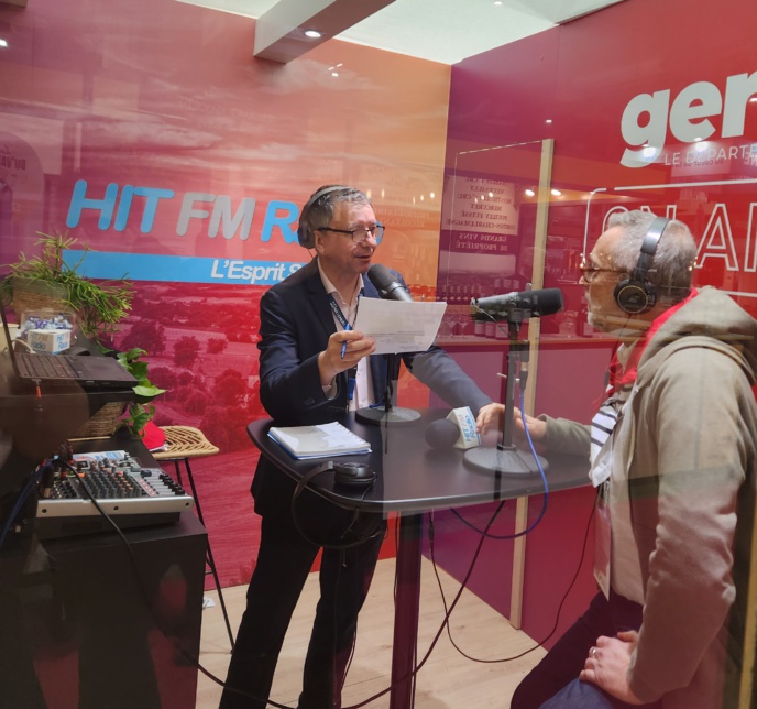 Hit FM Radio s'est installée au Salon de l'agriculture Hit FM Radio s'est installée au Salon de l'agriculture