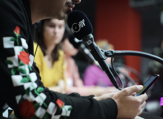 Mouv' en direct du lycée Frédéric Bartholdi à Saint-Denis Mouv' en direct du lycée Frédéric Bartholdi à Saint-Denis