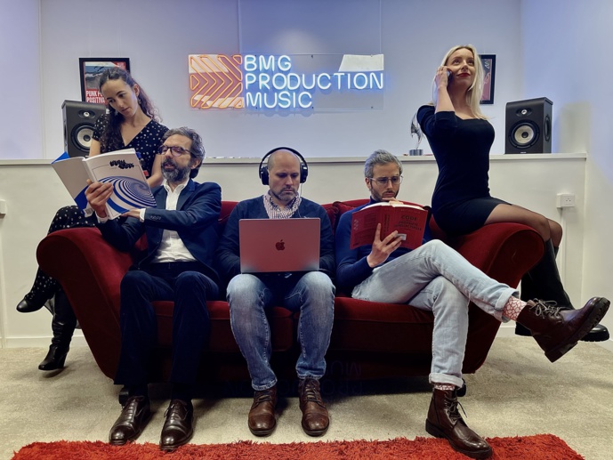 De gauche à droite : Lisa Petit de la Rhodière, Jérôme Keff, Frédéric Cortial, Étienne Salina, Sara Mahouachi. © BMG Production Music.