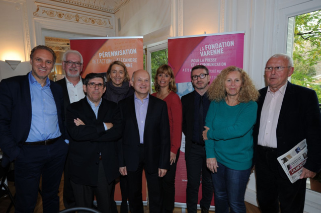 Le jury du Prix Varenne 2014 de la radio. (De gauche à droite) Patrick Roger, Philippe Page, Patrick Pépin, Catherine Mangin, Bruno Denaes, Isabelle Chenu, Christophe Bordet, Marie-Christine Ledu et Daniel Pouzadoux © Michel Wasielewski Le jury du Prix Varenne 2014 de la radio. (De gauche à droite) Patrick Roger, Philippe Page, Patrick Pépin, Catherine Mangin, Bruno Denaes, Isabelle Chenu, Christophe Bordet, Marie-Christine Ledu et Daniel Pouzadoux © Michel Wasielewski