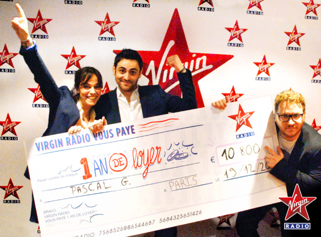 Camille Combal, Laure et Clément de Virgin Tonic... et le "gros" chèque de 10 800 euros © Virgin Radio