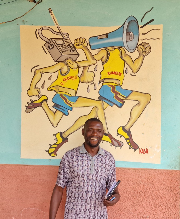 Célestin Kashala est le directeur de Radio Bangu à Kimpese en République démocratique du Congo.