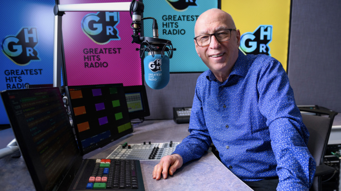 Sur Greatest Hits Radio, l'émission de Ken Bruce attire 3 millions d'auditeurs, soit près du double de l'audience de l'année dernière sur cette tranche horaire...