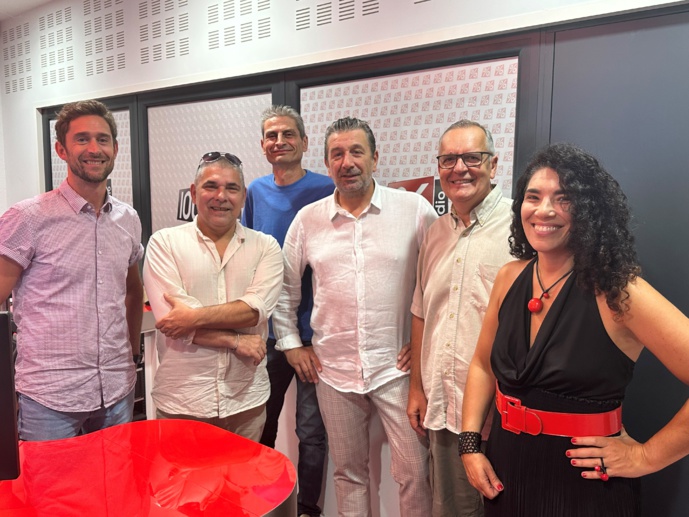 Bonne humeur toute la journée avec l'équipe d'animation. © 100% Radio.