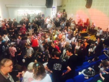 Cette photo d'Arnaud Laporte (France Culture) twittée à 18h montre la fin d'une douloureuse AG. Cette photo d'Arnaud Laporte (France Culture) twittée à 18h montre la fin d'une douloureuse AG.