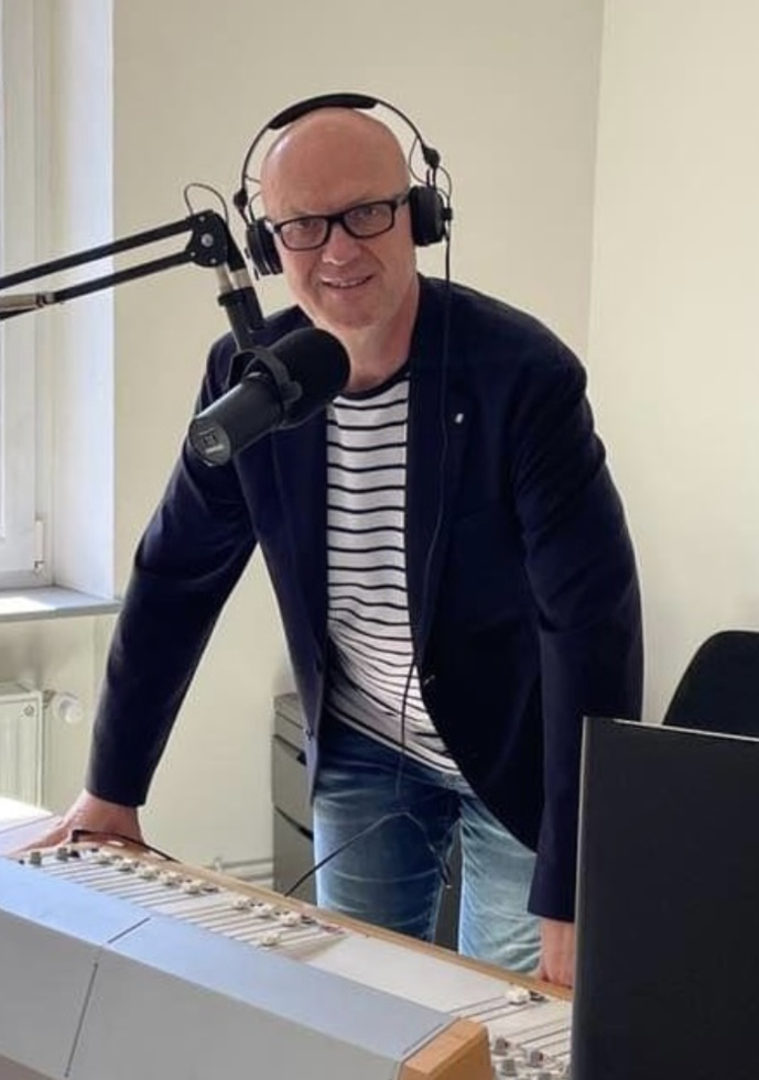 Pour ces fêtes de fin d'années, Franck Jehl lance Azur Noël en FM sur le 99.2 à Haguenau. © D.R.