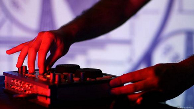 Devenez un DJ grâce à l'équipe de Fip Devenez un DJ grâce à l'équipe de Fip