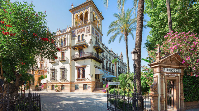 L'Hôtel Alfonso XIII de Séville abritera début juin la Convention des Indés Radios. L'Hôtel Alfonso XIII de Séville abritera début juin la Convention des Indés Radios.
