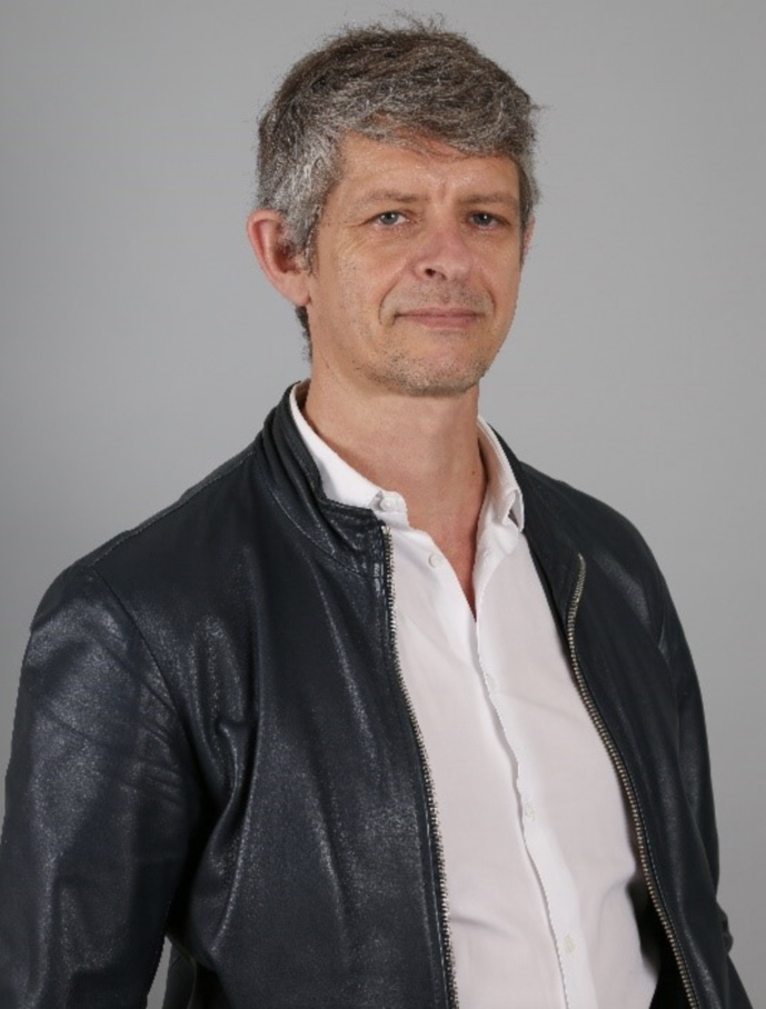 Âgé de 50 ans, Yann Chouquet est titulaire d’une licence d’histoire de l’université de Rouen. Il prendra ses fonctions de directeur adjoint en charge des antennes et de la stratégie éditoriale de France Bleu, le mardi 2 avril 2024.