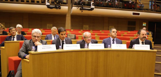 De gauche à droite : Boutterin (SNRL), Gallet (Radio France), Gélinet (CSA), Baldelli (RTL Group) et Olivennes (Lagardère Active) © Serge Surpin De gauche à droite : Boutterin (SNRL), Gallet (Radio France), Gélinet (CSA), Baldelli (RTL Group) et Olivennes (Lagardère Active) © Serge Surpin