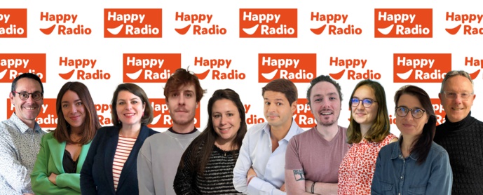 L’équipe Happy Radio (de gauche à droite) : Cédric Bouttier (directeur général) Lisa Senemaud (commerciale), Élise Princeaud (responsable commerciale Dordogne), Ruben Karmazyn (programmateur musical), Marine Garel (journaliste), Evan Giguet (animateur), Guillaume Lhopital (animateur) Rébecca Karmazyn (chargée de communication) Karen Baudry (aassistante administrative et comptable) et Rodolphe Karmazyn (président)