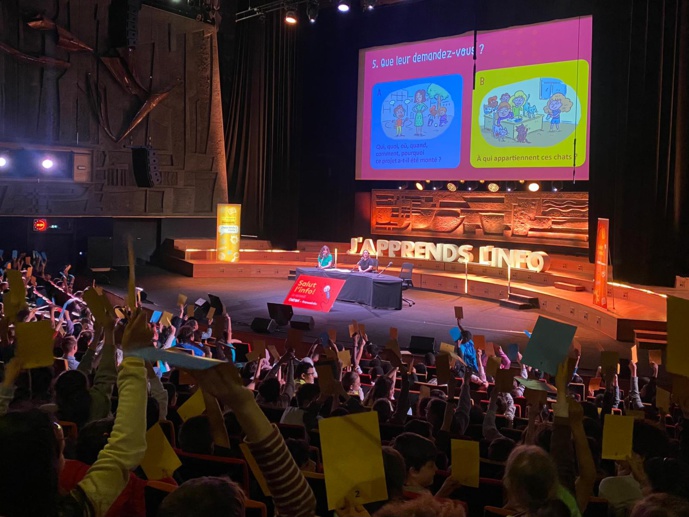 1 webinaire, 2 000 classes , 39 000 élèves , 1130 questions et réactions ... 1 webinaire, 2 000 classes , 39 000 élèves , 1130 questions et réactions ...