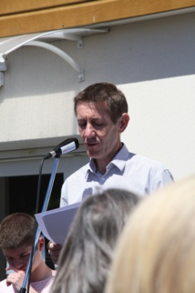 Dominique Le Boudec le directeur de Radio Bonheur n'entend pas baisser la garde devant le CSA Dominique Le Boudec le directeur de Radio Bonheur n'entend pas baisser la garde devant le CSA