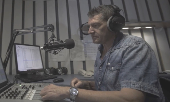 René Orget dirige le réseau R’La Radio Station qui souffle cette année ses 20 bougies