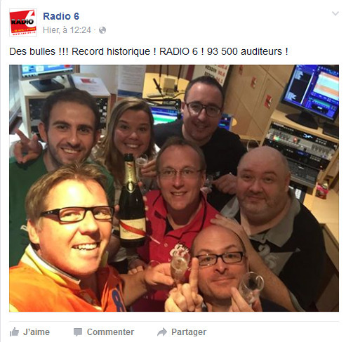 Dans la catégorie des grosses radios de territoire, Radio 6 s'offre une audience de légende en frôlant les 94 000 auditeurs. Ça valait bien un selfie...