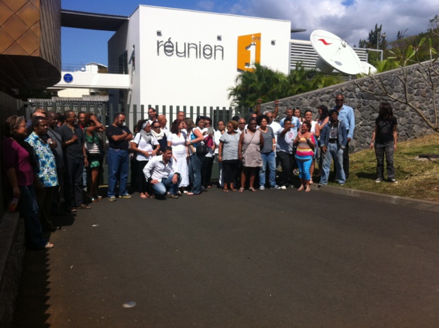 Manifestation devant Réunion 1ère Manifestation devant Réunion 1ère