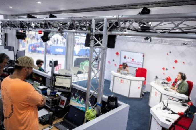 Le studio de RFI installé au Club France pendant les Jeux Olympiques et Paralympiques de Paris 2024 Le studio de RFI installé au Club France pendant les Jeux Olympiques et Paralympiques de Paris 2024