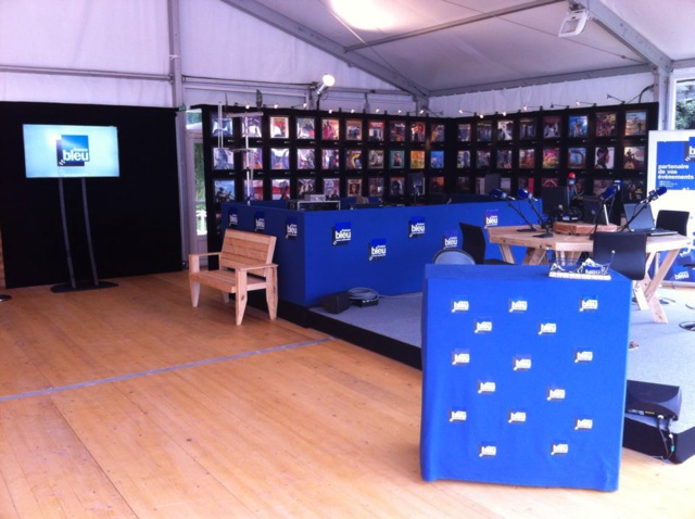 Tous les jours, la locale est en direct de l'espace France Bleu à la foire internationale de Caen Tous les jours, la locale est en direct de l'espace France Bleu à la foire internationale de Caen