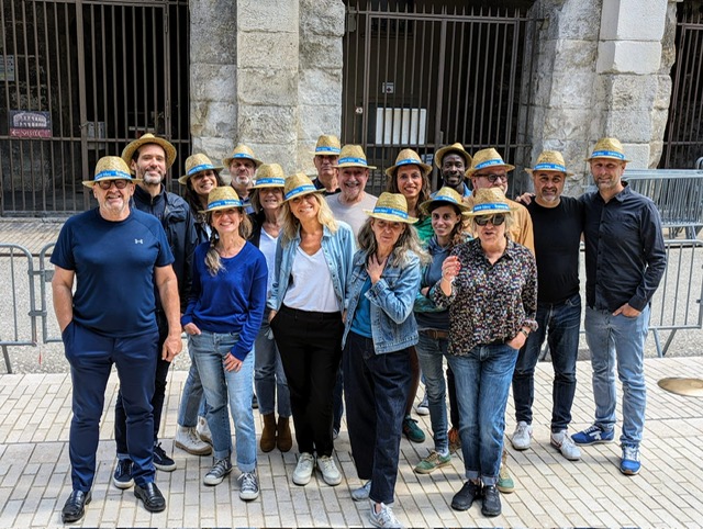 L'équipe de France Bleu dans une région qui respire la fête avec Marie-Audrey Lavaud (en tee-shirt blanc au centre)