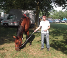 Tony Gonsalez partage sa vie entre le monde du cheval et celui de la radio Tony Gonsalez partage sa vie entre le monde du cheval et celui de la radio