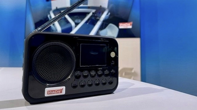 Une radio DAB+ aux couleurs de VivaCité pour écouter les artistes belges, à gagner tout au long de la Semaine de la musique belge © RTBF