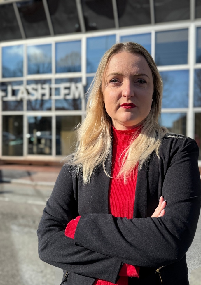 Lauriane Fondeville, experte en social selling, accompagne les commerciaux radio dans l’optimisation de leur présence digitale. Grâce à son expertise, elle aide les régies publicitaires à attirer et convaincre les annonceurs en maîtrisant les stratégies digitales.