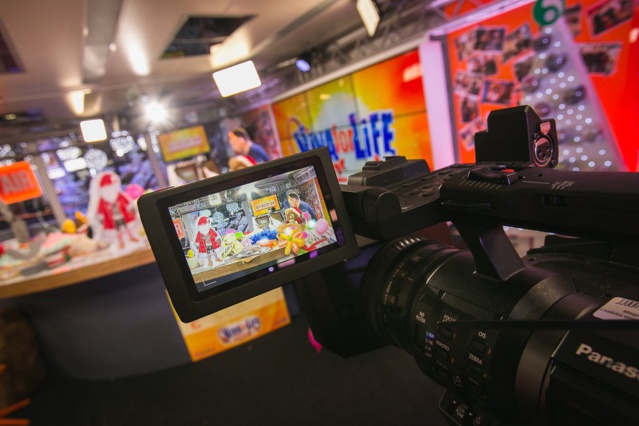 Trois animateurs ont été enfermés, comme chaque année, dans un studio de verre Trois animateurs ont été enfermés, comme chaque année, dans un studio de verre