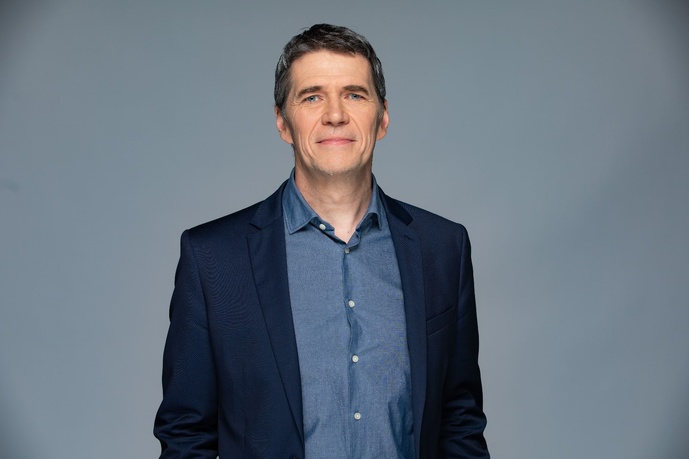 Jean-Marc Four, directeur de RFI, explique comment le DAB+ permettra à la station de renforcer son audience et de toucher de nouveaux publics en Île-de-France, dès la mi-mars © Anthony Ravera / RFI.