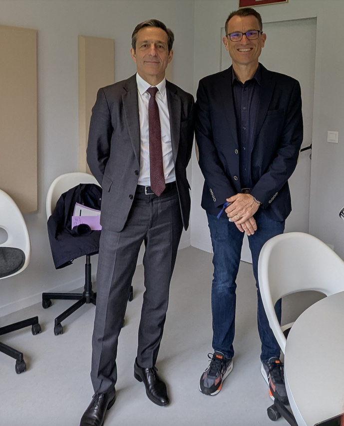 Lors de sa première visite officielle en région, Martin Ajdari (à gauche) a rencontré Sylvain Delfau (à droite), président du SNRL et directeur de La Skol.