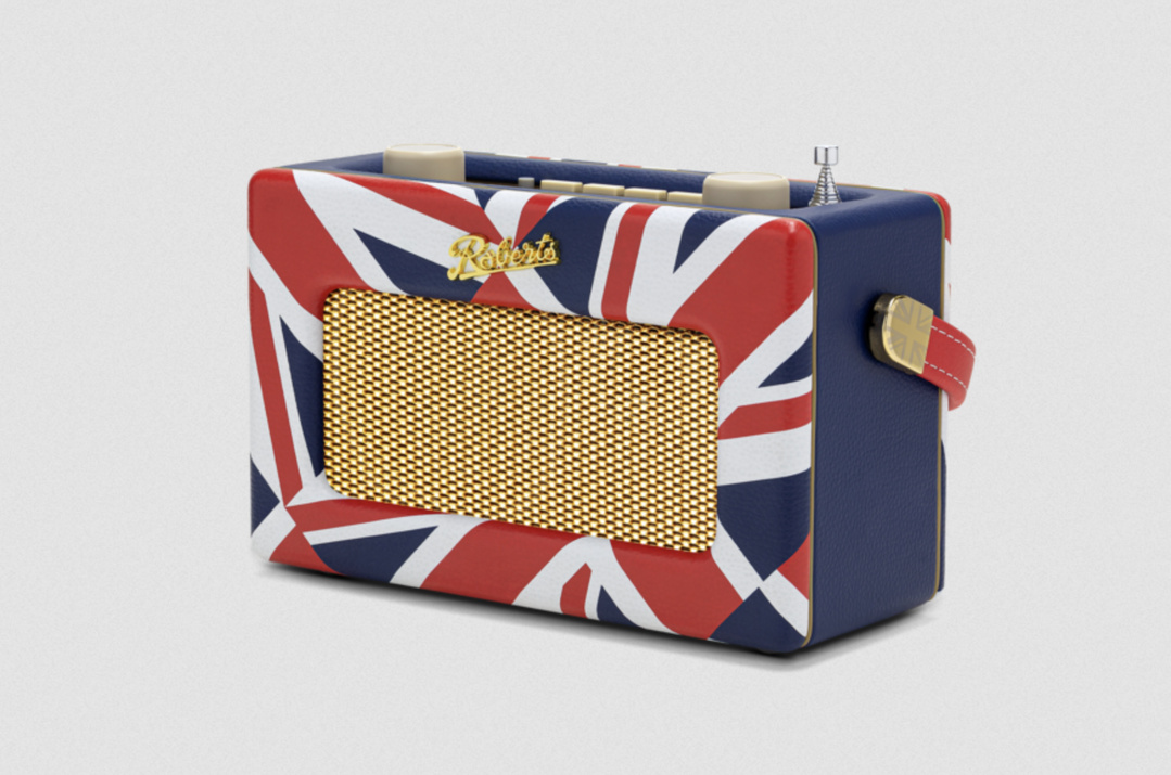 Un récepteur Roberts Radio aux couleurs britanniques, clin d’œil à l’écoute outre-Manche...