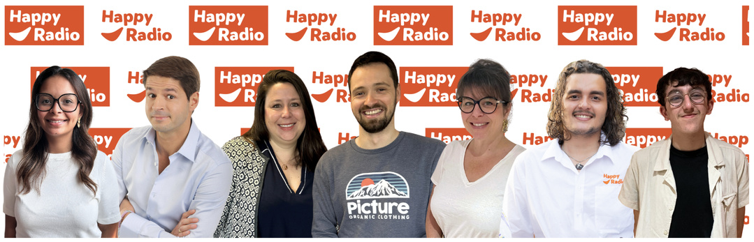 L’équipe Happy Radio (de gauche à droite) : Orlane Brasier (commerciale), Evan Giguet (animateur), Marine Garel (journaliste), Arthur Leroux (animateur et journaliste), Elise Princeaud (responsable commerciale), Corentin Mazeau (animateur technicien réalisateur) et Ronan Legemble (animateur technicien réalisateur).