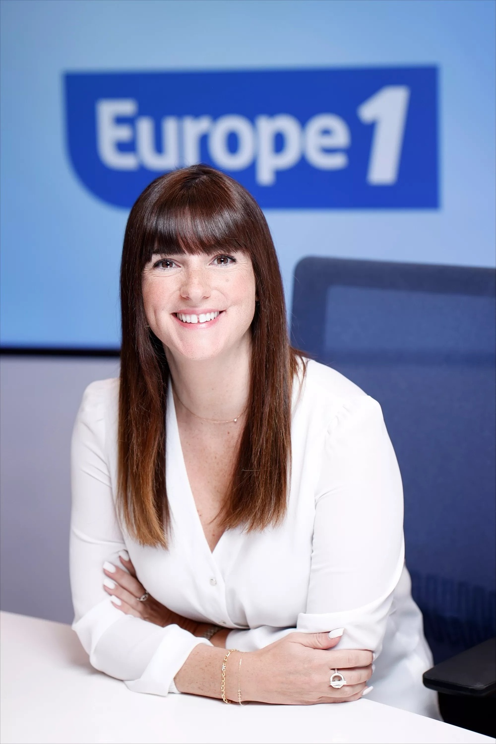 Marion Gagnot, animatrice radio depuis 18 ans, a fait ses armes sur NRJ, Fun Radio et aujourd’hui Europe 1. Elle raconte son parcours dans "L’Envers du micro", un livre entre révélations personnelles et immersion dans les coulisses du média.