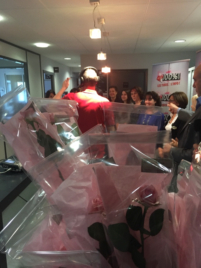 100% réserve une surprise aux secrétaires 100% réserve une surprise aux secrétaires