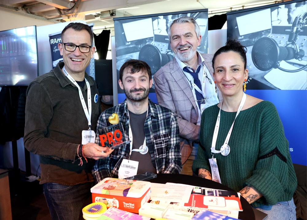 L’équipe de La Skol a proposé gratuitement une formation complète à un visiteur du Paris Radio Show, illustrant son engagement en faveur de la transmission des compétences. Bravo !
