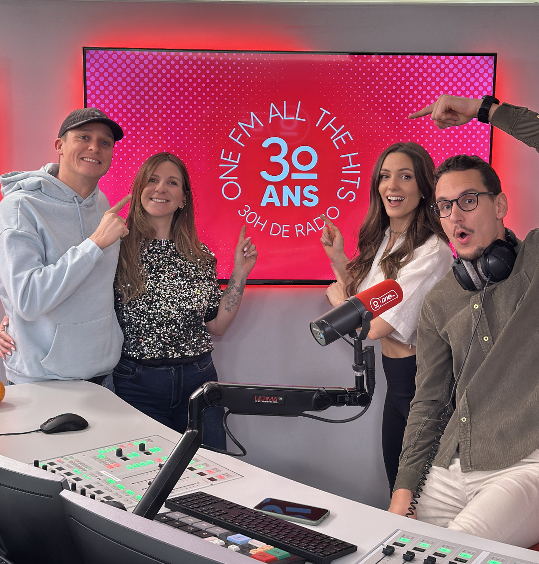 Stefane, Ellen, Benjamin et Léna ont assuré l’antenne sans interruption pendant les 30 heures de direct © One FM