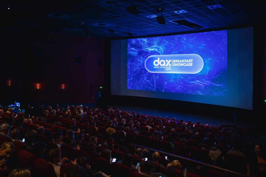 Global fait évoluer la publicité audio digitale avec DAX