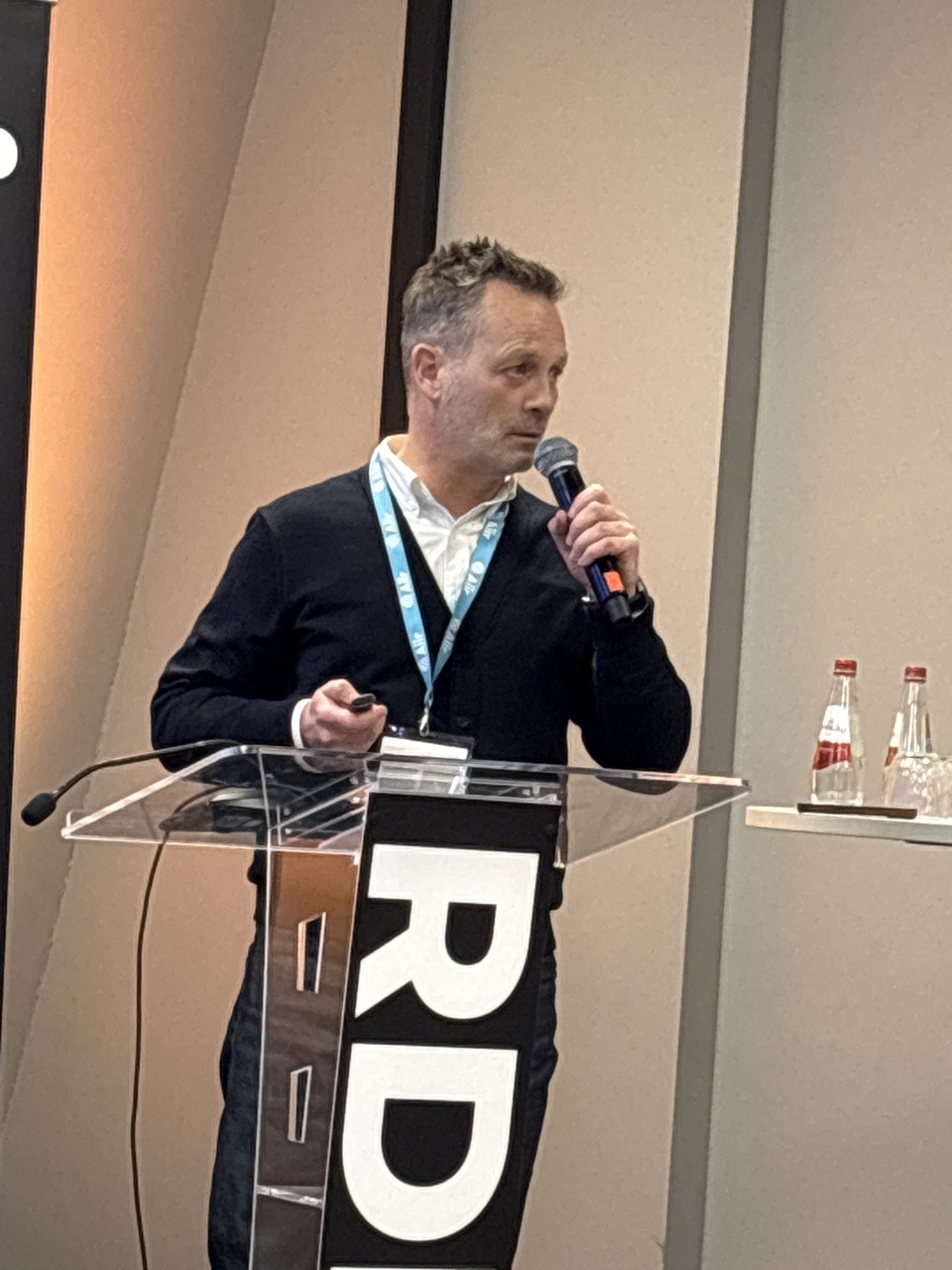 Pour Thierry Mars, la radio reste un média publicitaire dominant, mais sa croissance future dépend de la création de contenus innovants qui renforcent la confiance et attirent de nouveaux annonceurs au-delà des spots traditionnels.