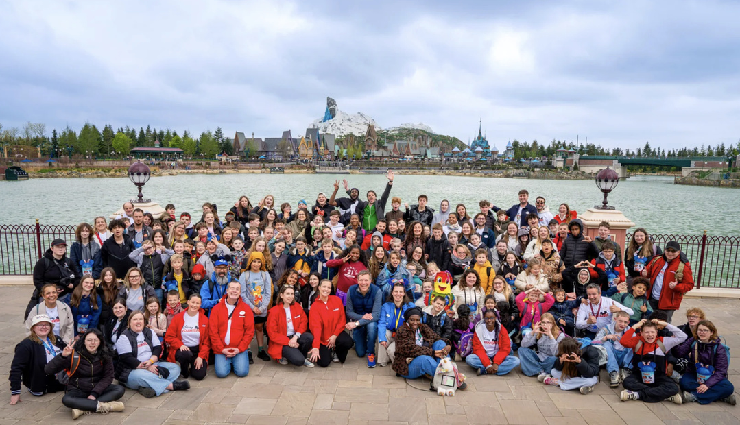 Le Nostalgie Magic Tour s’invite à Disneyland avec 150 enfants