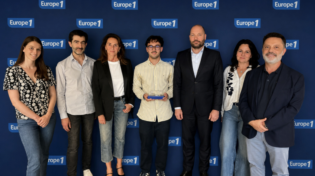 De gauche à droite : Ophélie Artaud, Christophe Charles, Constance Benqué, Marius Druart, Christophe Carrez, Katia Zembra, Sébastien Le Belzic © Europe 1