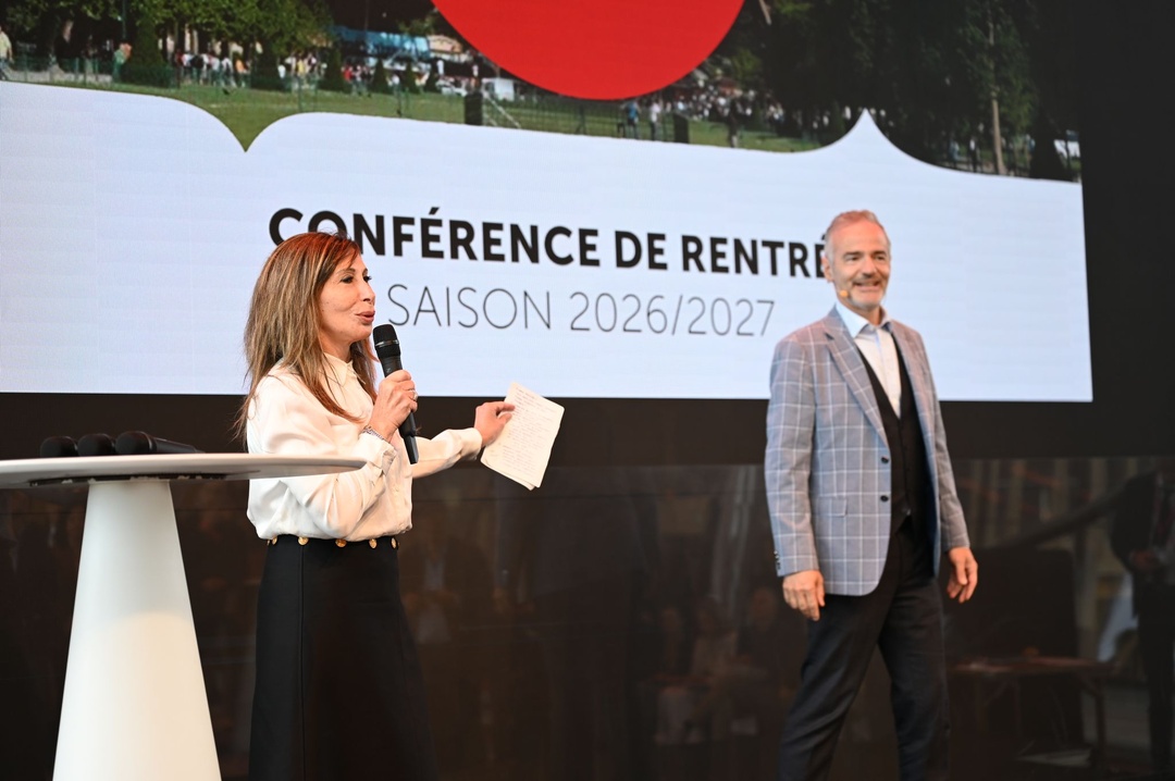Michèle Benbunan, présidente de Radio Classique et directrice générale du pôle médias du groupe LVMH aprésenté ce jeudi 10 septembre, à la Tour Eiffel, la nouvelle saison 2026-2027 de la station et sa grille enrichie de nouveaux rendez-vous. © Radio Classique